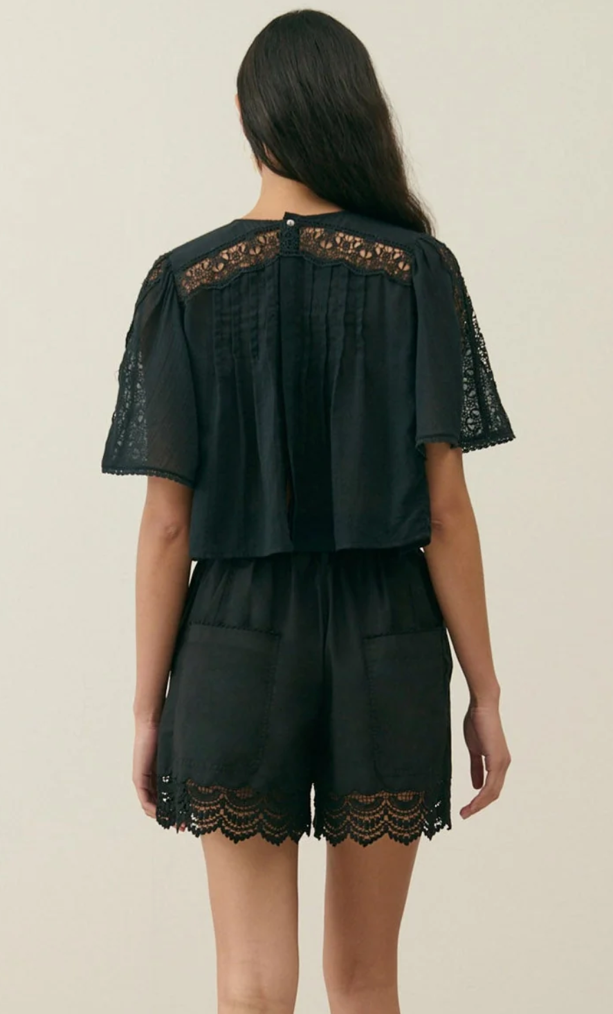 Short fluide détails dentelle Louise Misha