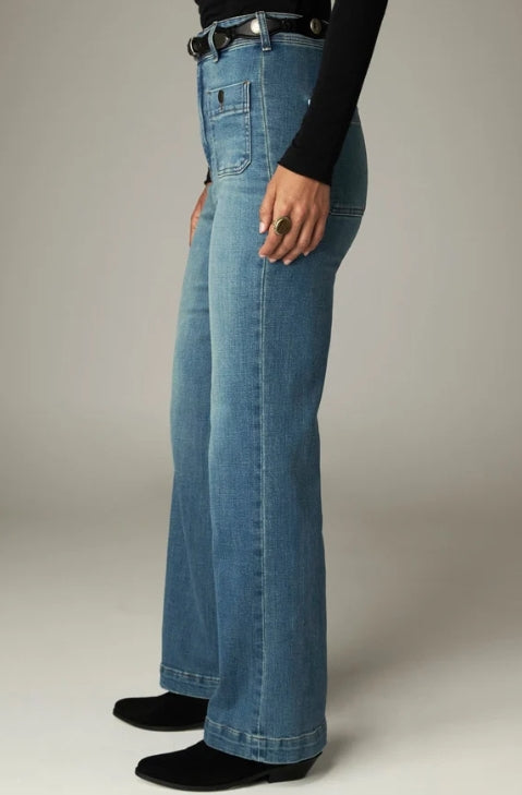 Jean flare "Leao" chez Maison Hotel