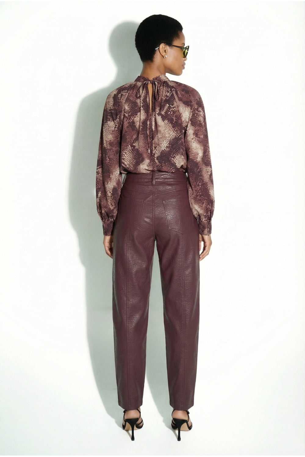 Pantalon carotte effet cuir "Raya" chez Imprevu