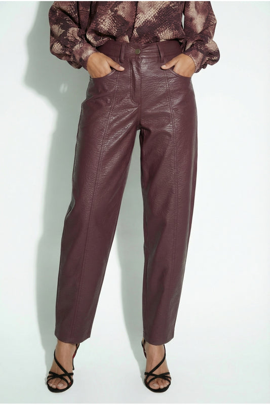 Pantalon carotte effet cuir "Raya" chez Imprevu