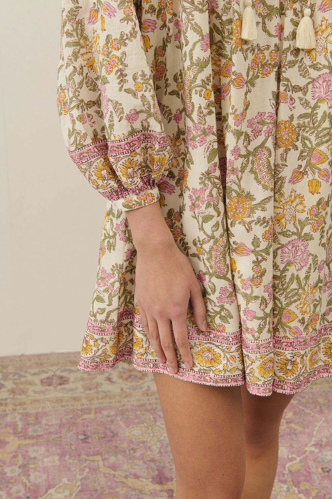 Robe courte fleurie manches longues Louise Misha