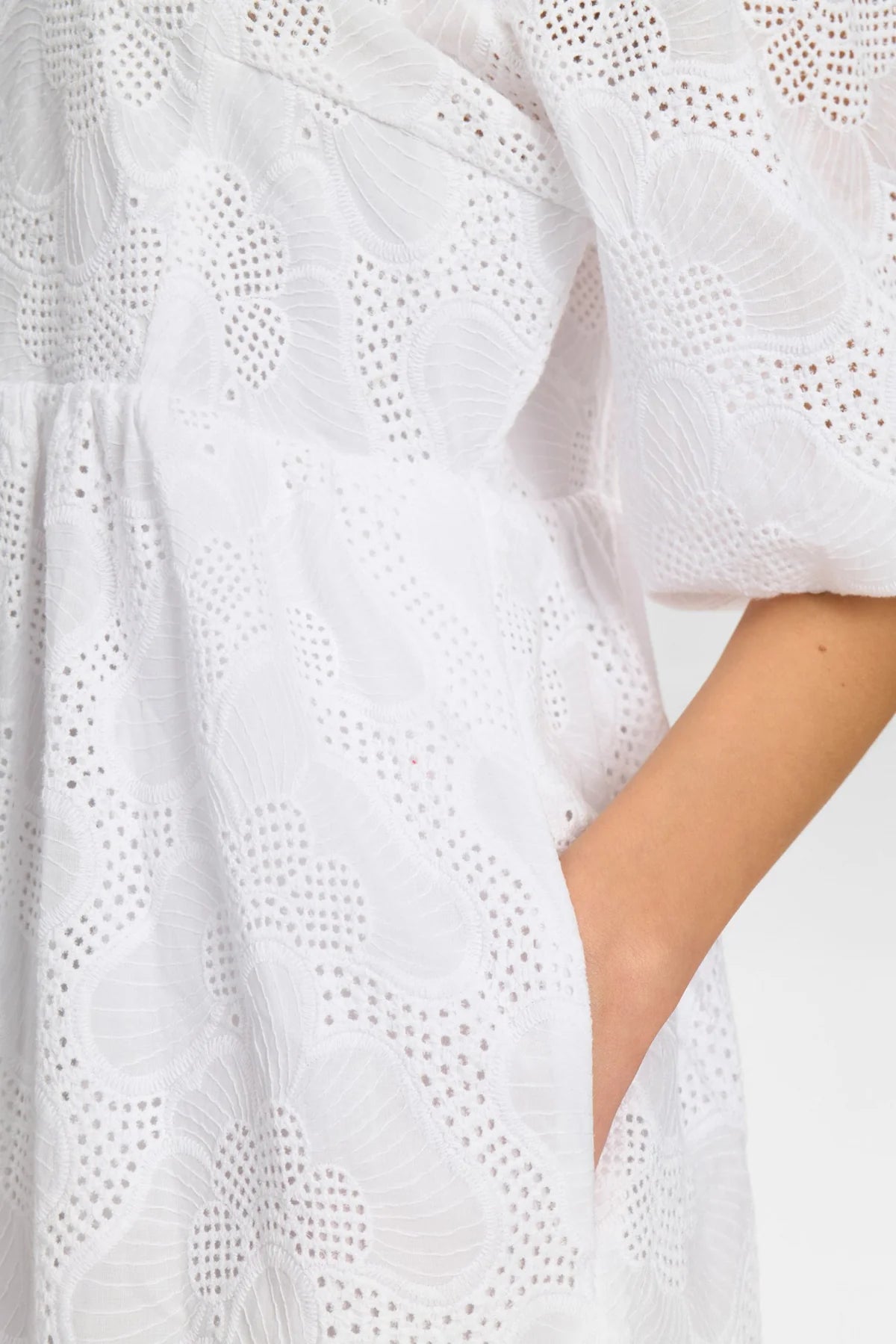 Robe brodée Nümph