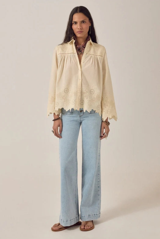 Chemise broderies anglaises "Arbind" chez Maison Hotel