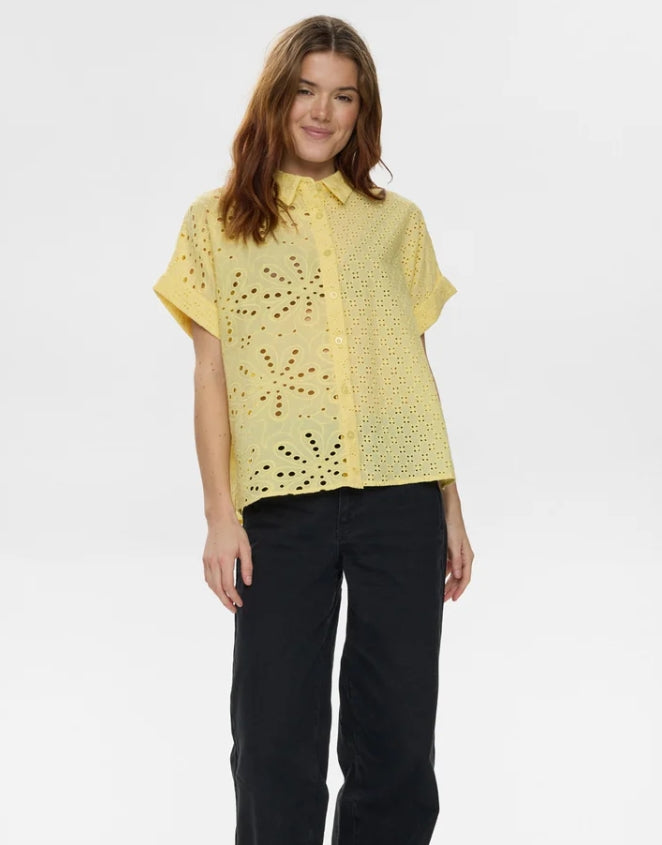 Chemise manches courtes "Palma" chez Nümph
