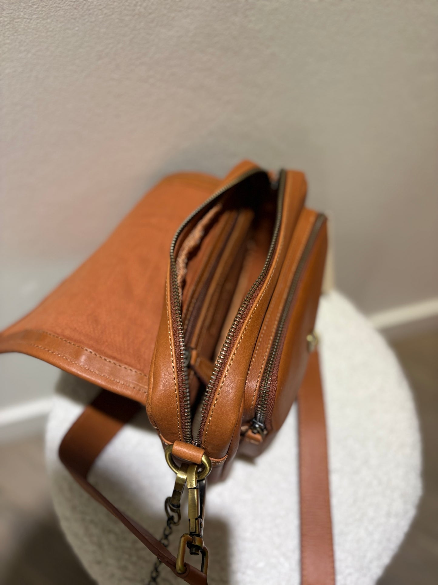 Sac bandoulière cuir "Aglaé" chez Little Wings