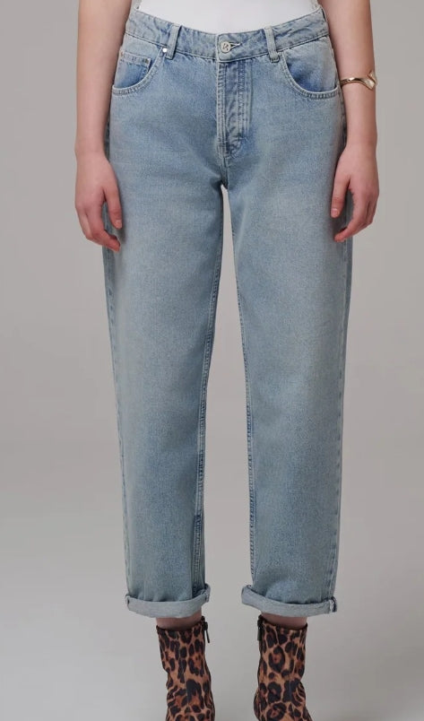 Jean coupe boyfriend "Paris" chez Reiko
