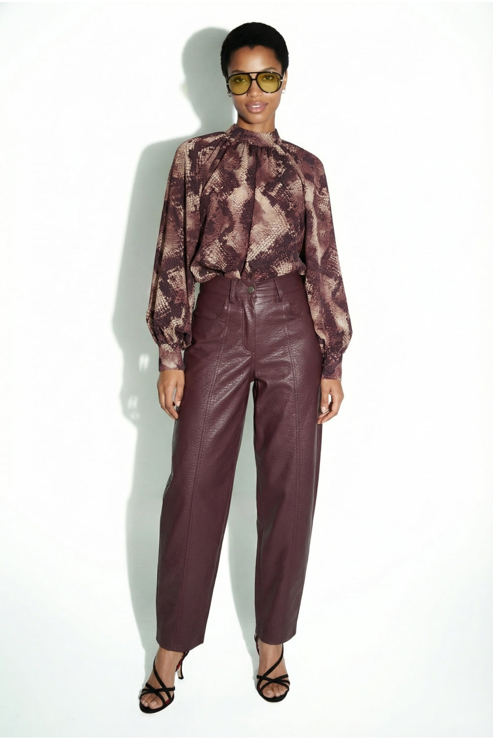 Pantalon carotte effet cuir "Raya" chez Imprevu