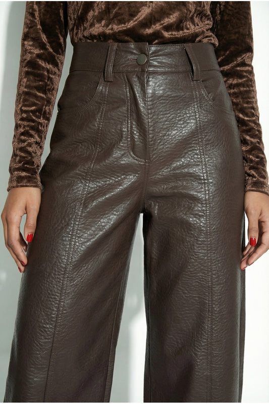 Pantalon carotte effet cuir "Raya" chez Imprevu