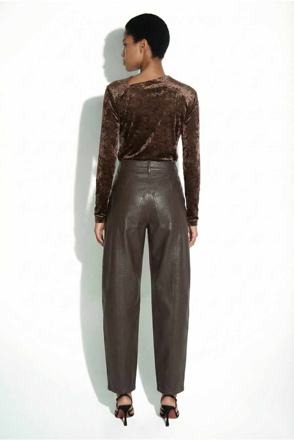 Pantalon carotte effet cuir "Raya" chez Imprevu