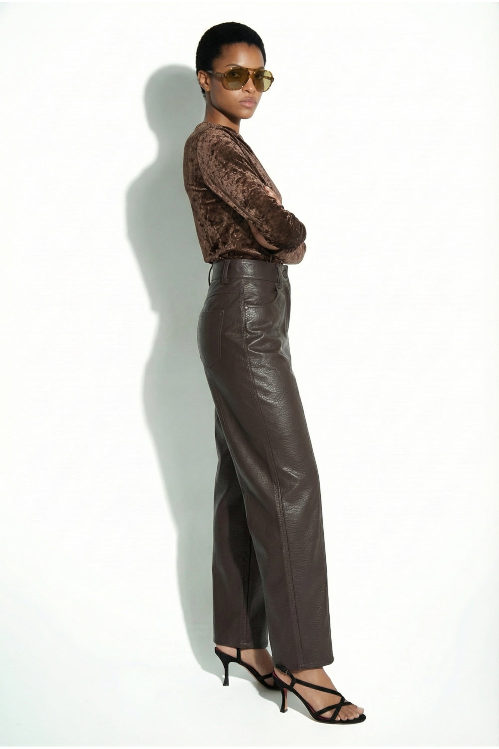 Pantalon carotte effet cuir "Raya" chez Imprevu