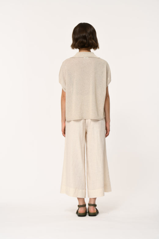 Pull coupe polo sans manche "Lesir" chez Humility