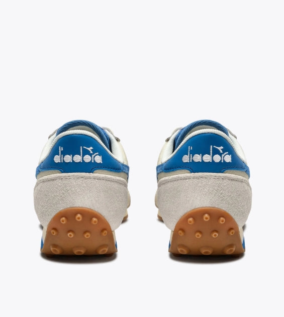 Basket basse bleu "Rally punched" chez Diadora