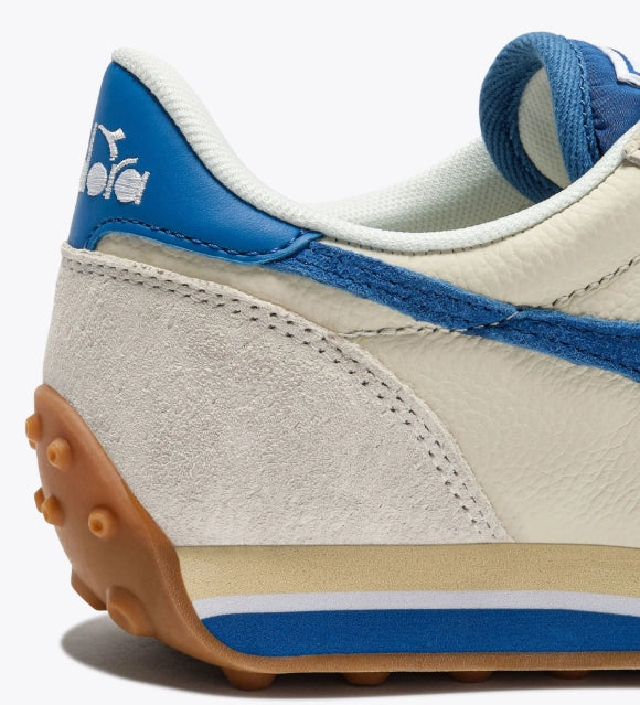 Basket basse bleu "Rally punched" chez Diadora