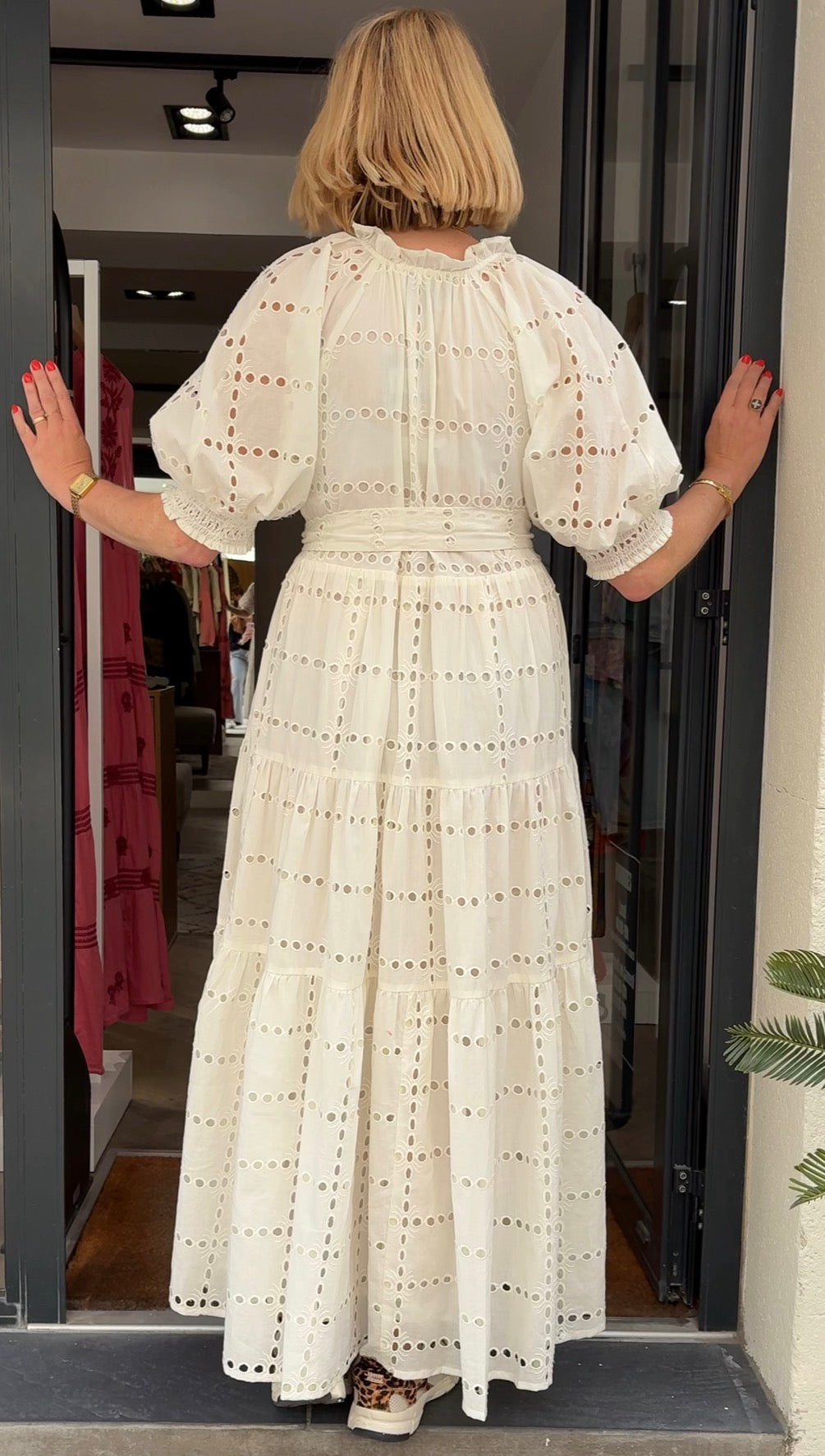 Robe longue broderie anglaise "Eve" chez The Good Family