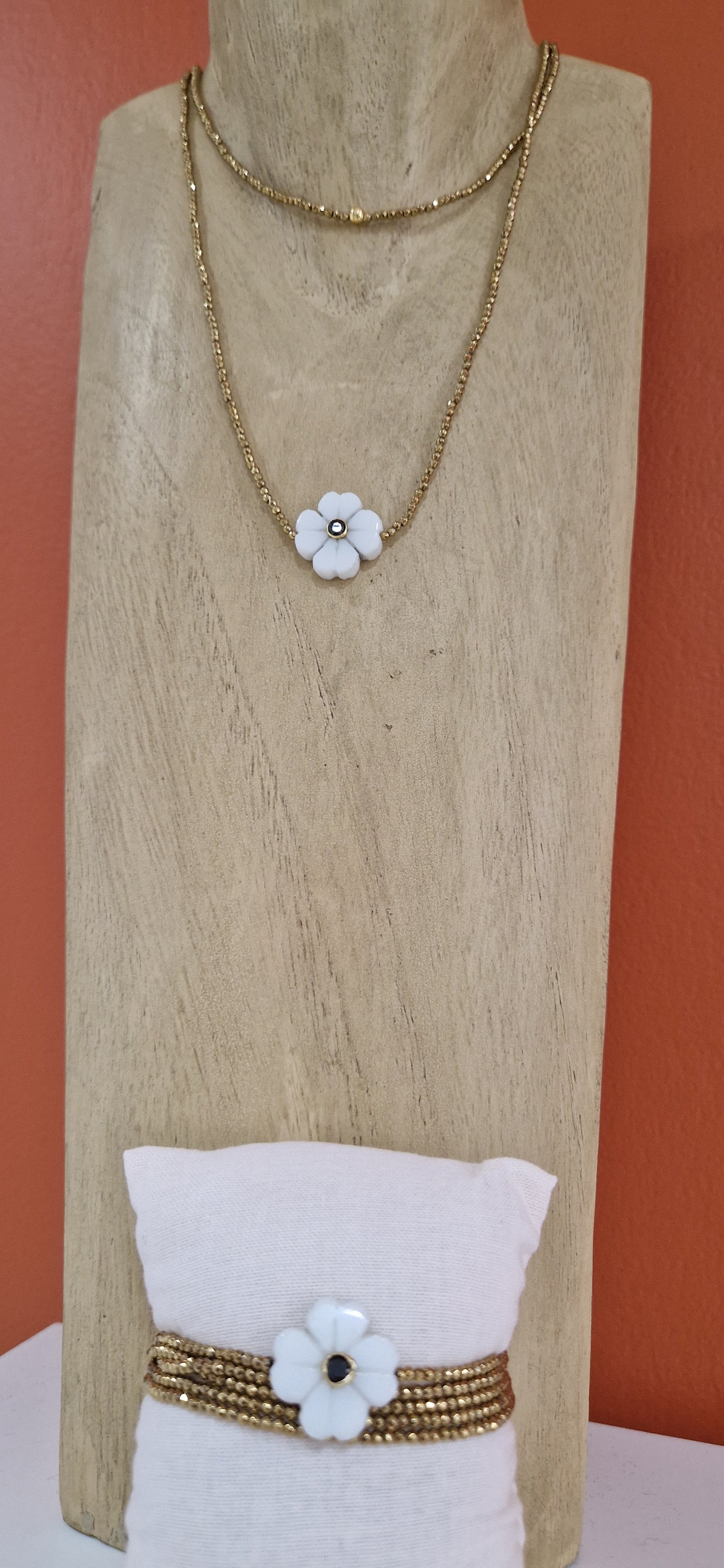 Collier ou bracelet "Flower" Le Monde Est Stone