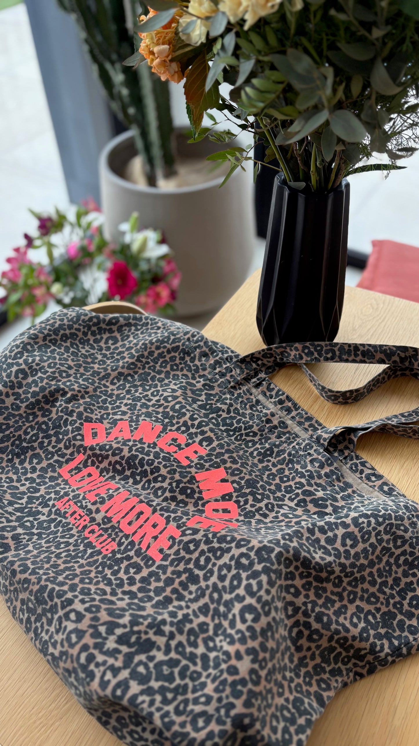 Totebag léopard "Dance More..." chez Marcello